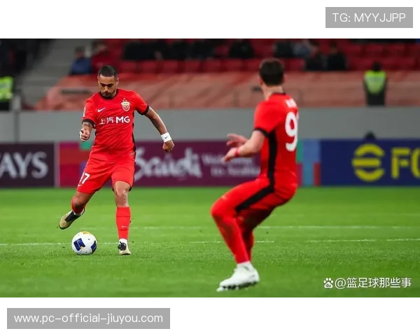 上海海港莱昂纳多中场策动反击:让速度成为胜利信号 上海海港莱昂纳多中场策动反击:让速度成为胜利信号